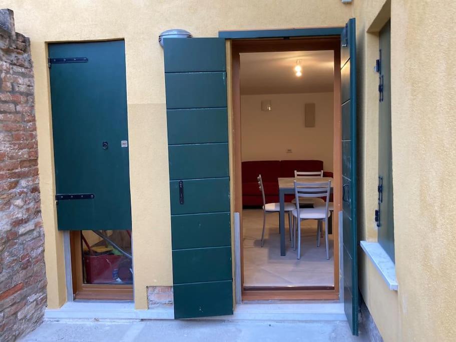 Appartamento Tre Archi Con Corte Privata Veneza Exterior foto
